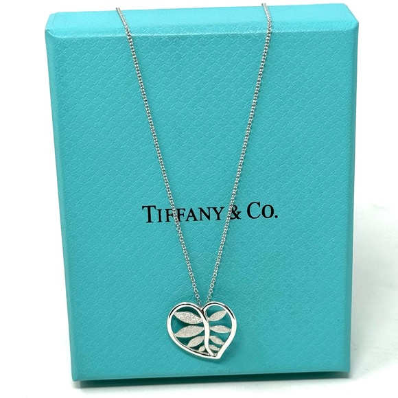 Authentic Tiffany & co. Paloma Picasso Villa Palm Leaf Pendant Necklace. - Picture 11 of 13